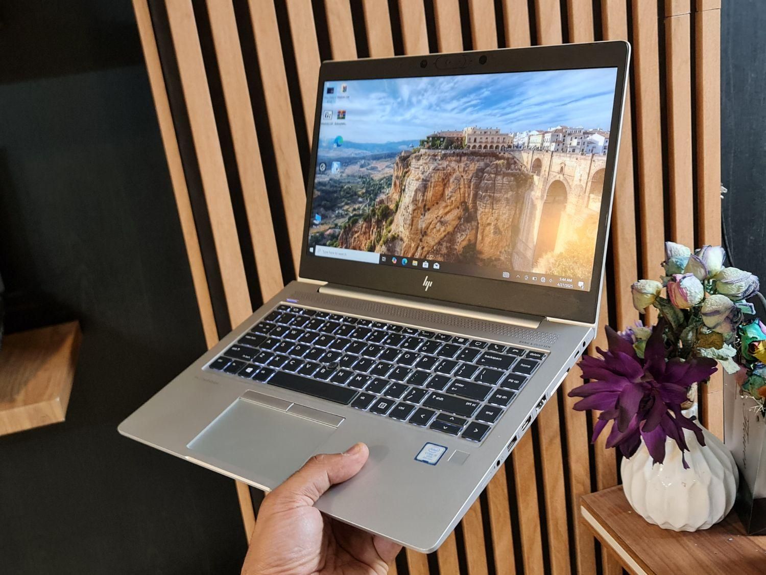 لپتاپ hp فوق باریک و سبک لمسی core i5 ram 16|رایانه همراه|شیراز, فرگاز|دیوار