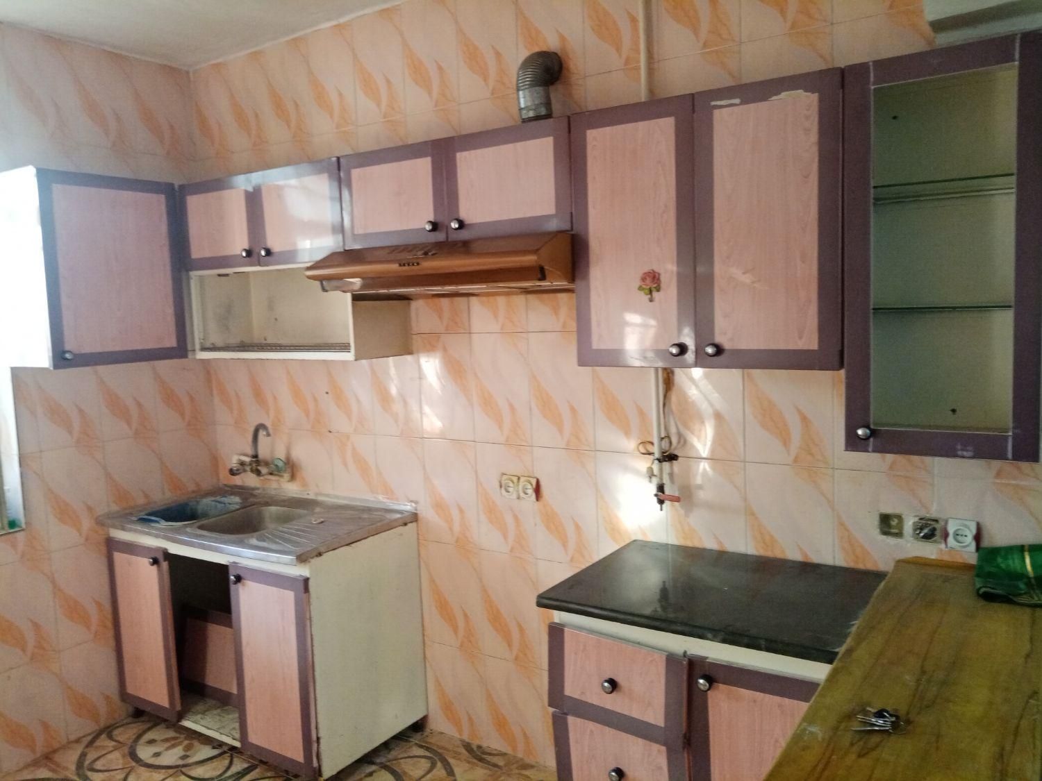 کابینت فلزی تمیز همرا با هود|آب‌چکان و نظم‌دهنده ظروف|اندیمشک, |دیوار