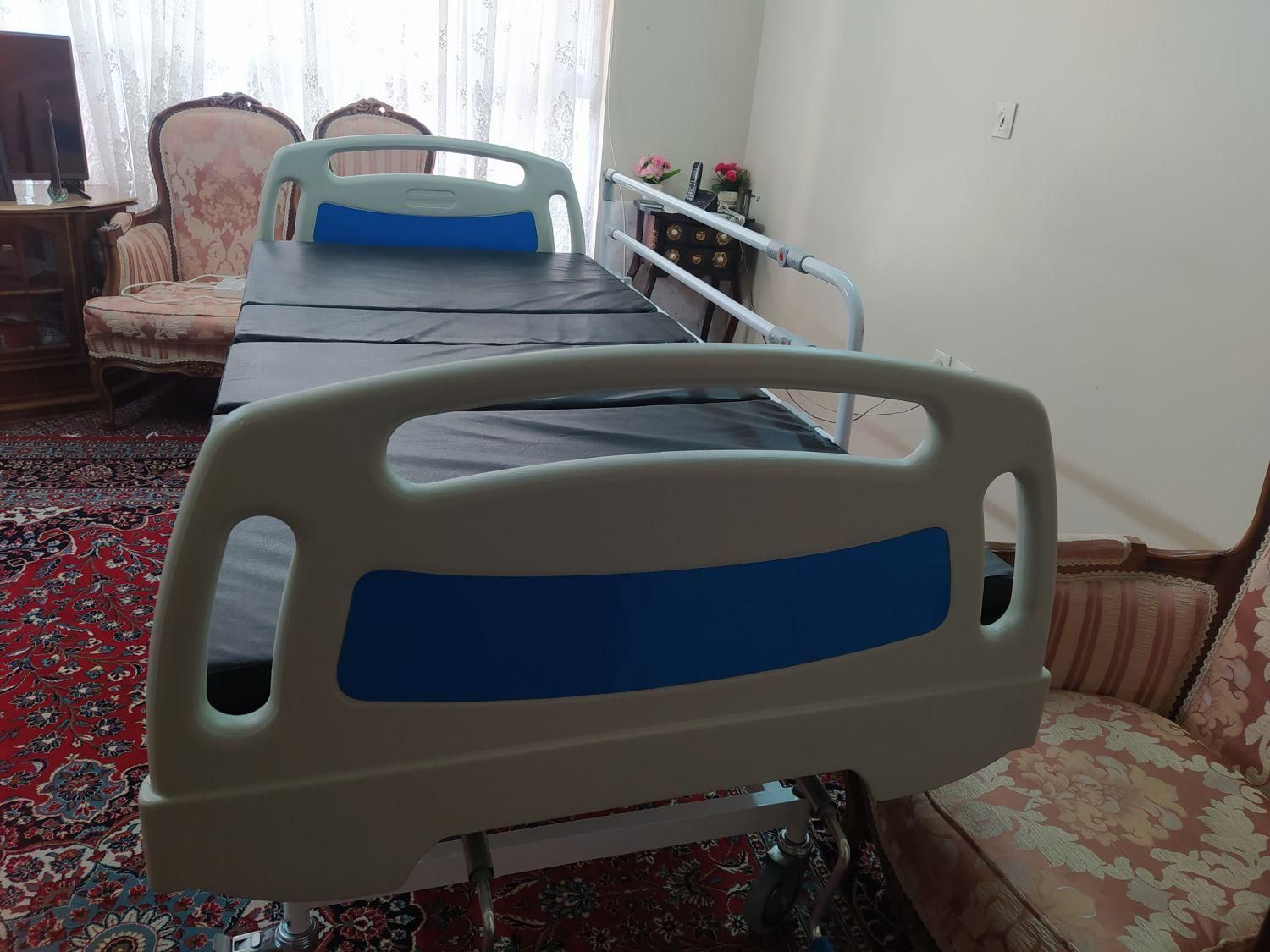 تخت بیمارستانی سه شکن اهرمی وتشک|آرایشی، بهداشتی، درمانی|تهران, ارامنه|دیوار