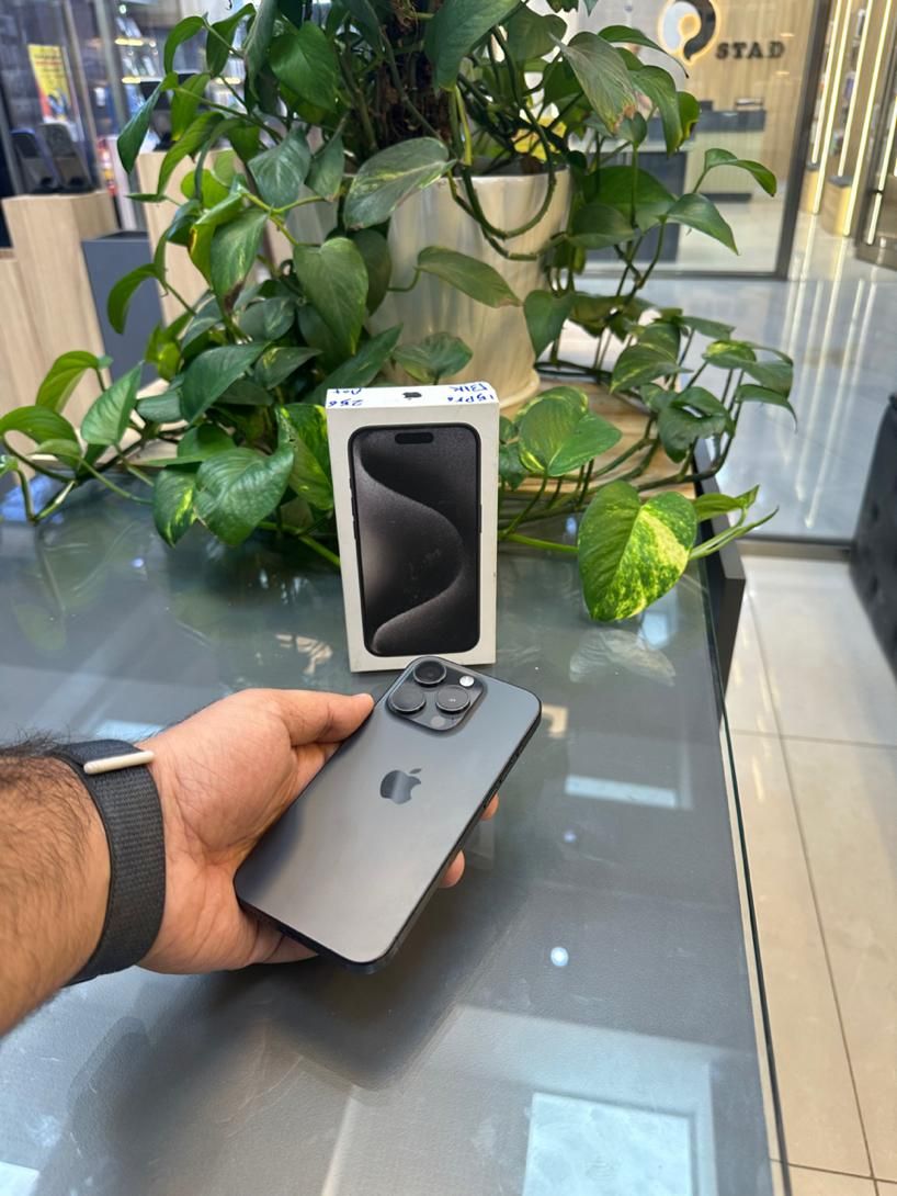 اپل iPhone 15 Pro با حافظهٔ ۲۵۶ گیگابایتzaa 90%|موبایل|اصفهان, احمدآباد|دیوار