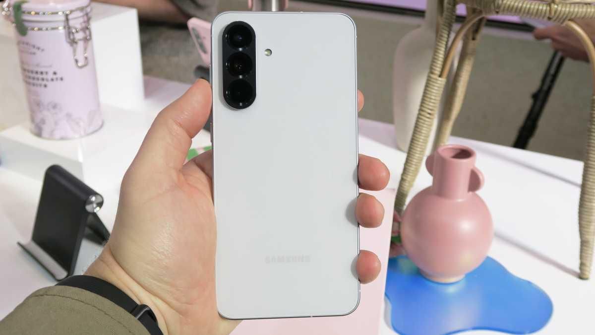 سامسونگ galaxy a56 رنگ Black حافظه ۲۵۶ ا‌قساطی|موبایل|اصفهان, احمدآباد|دیوار
