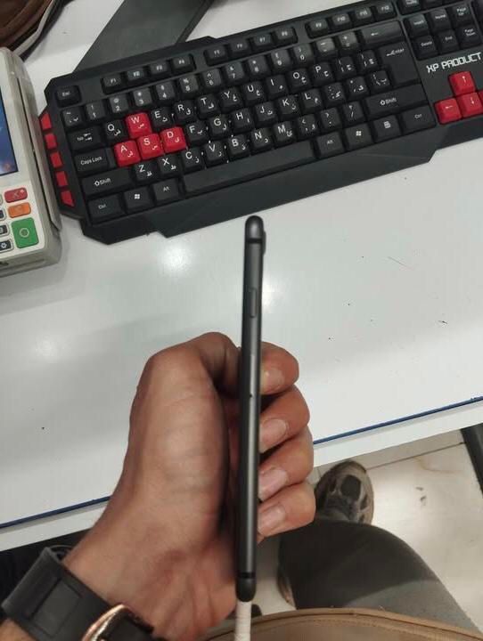 اپل iPhone 8 با حافظهٔ ۶۴ گیگابایت|موبایل|اصفهان, پروین|دیوار