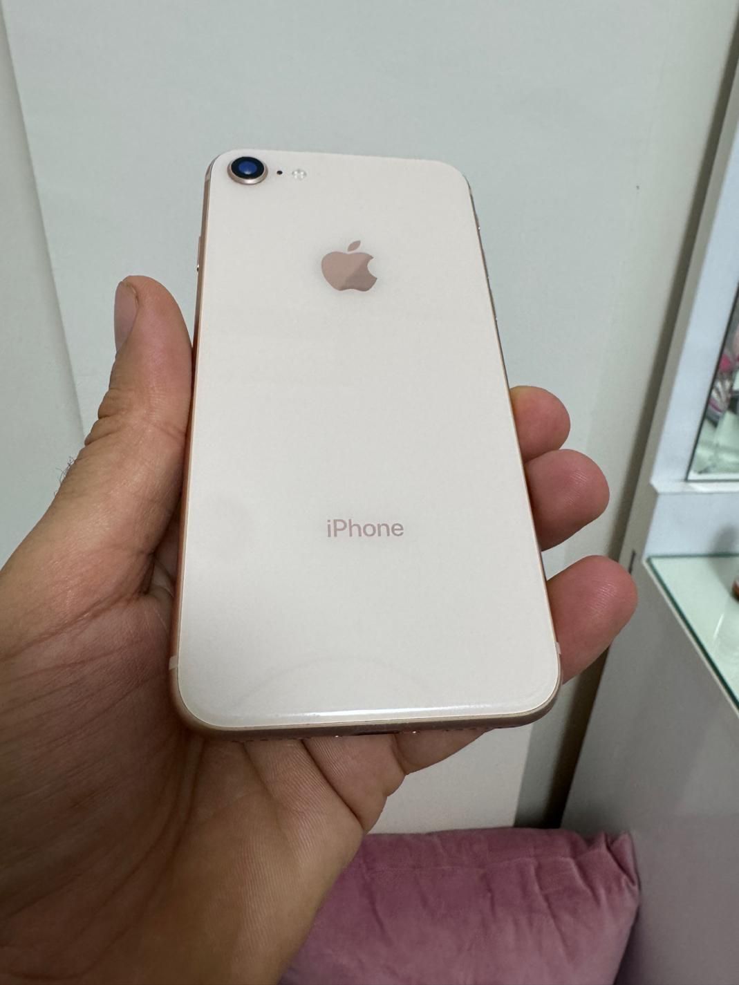 اپل iPhone 8 با حافظهٔ ۶۴ گیگابایت|موبایل|تهران, پیروزی|دیوار