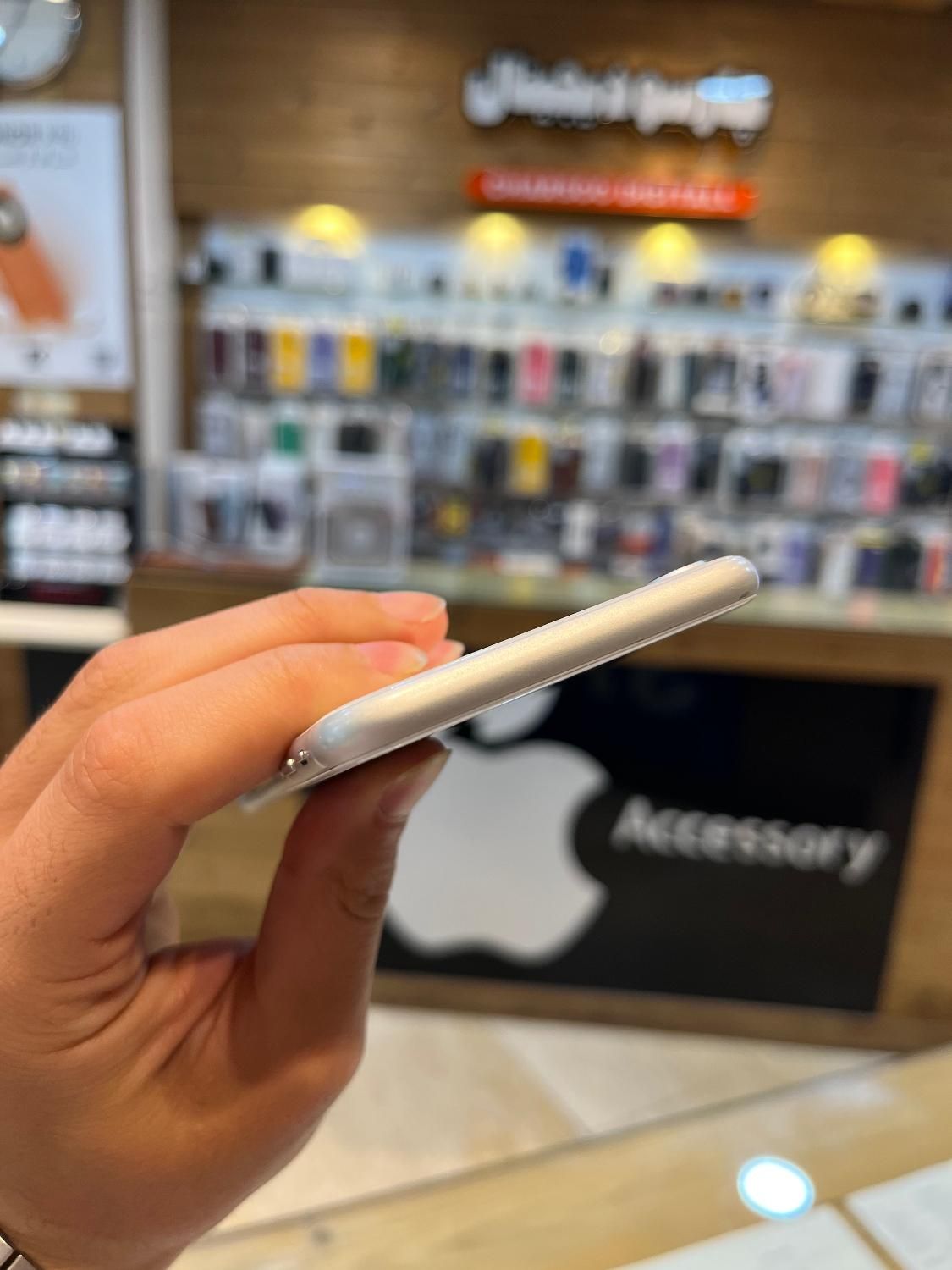 iPhone 8 با حافظه 64 گیگابایت درحد|موبایل|اصفهان, چرخاب|دیوار
