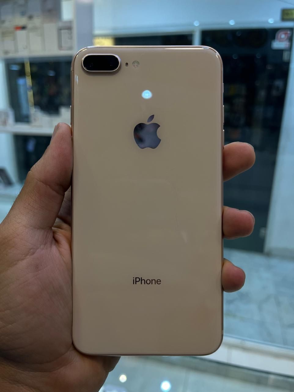 اپل iPhone 8 Plus با حافظهٔ ۶۴ گیگابایت|موبایل|اصفهان, جلفا|دیوار