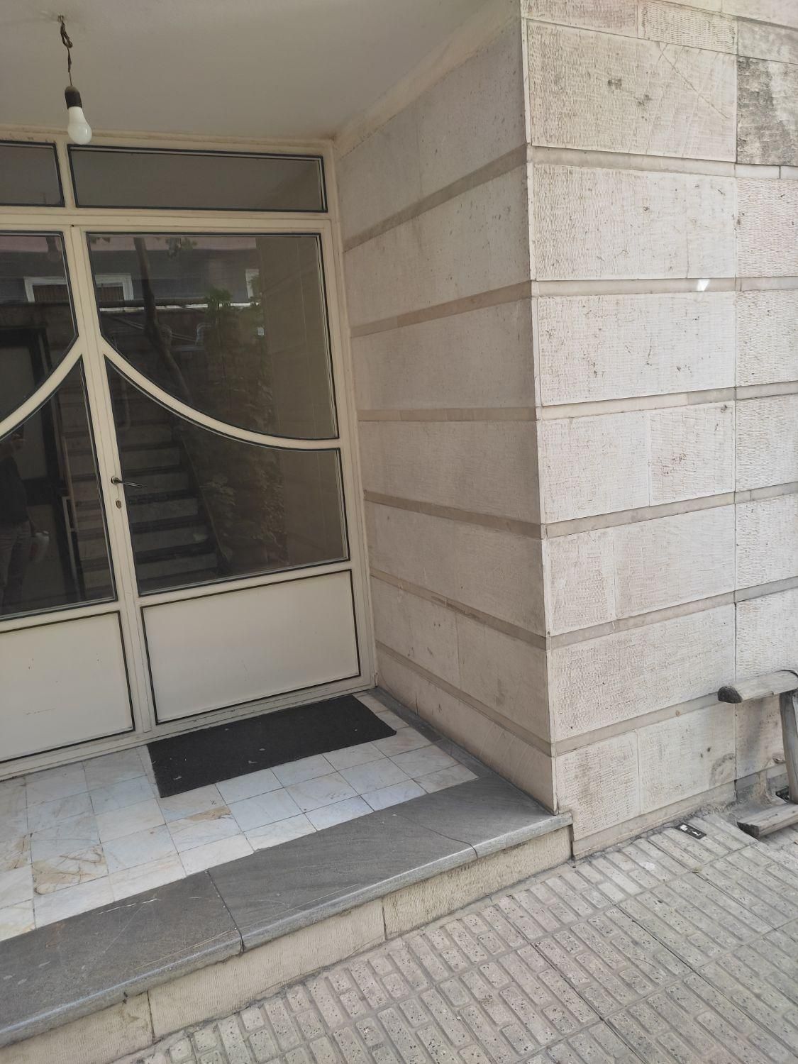 ۸۵ متر منطقه ۱۲میدان شهدا خیابان زرین نعل|فروش آپارتمان|تهران, دروازه شمیران|دیوار