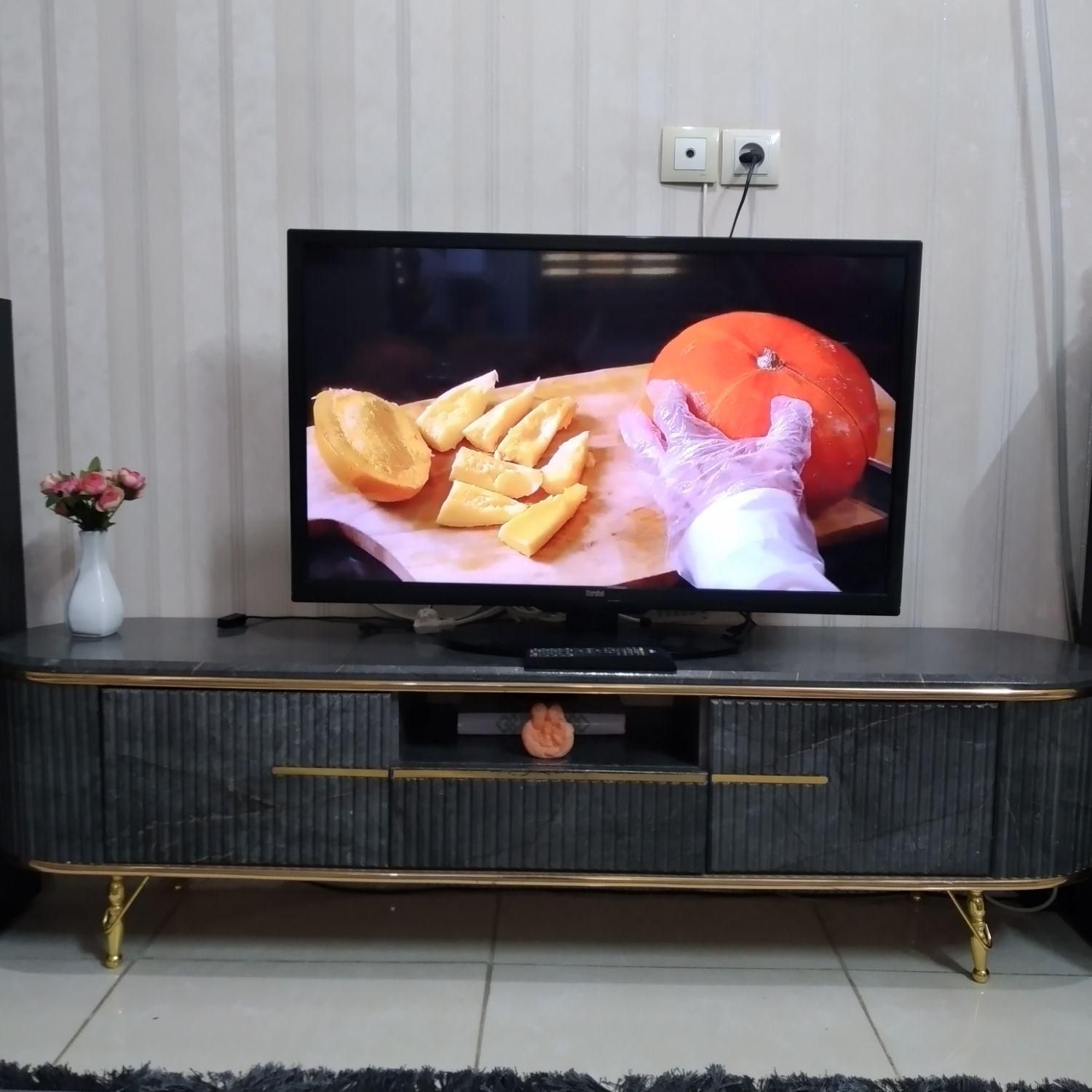 تلویزیون ال ای دی ۳۷ اینچ مارشال درحدنو|تلویزیون و پروژکتور|نسیم‌شهر, |دیوار