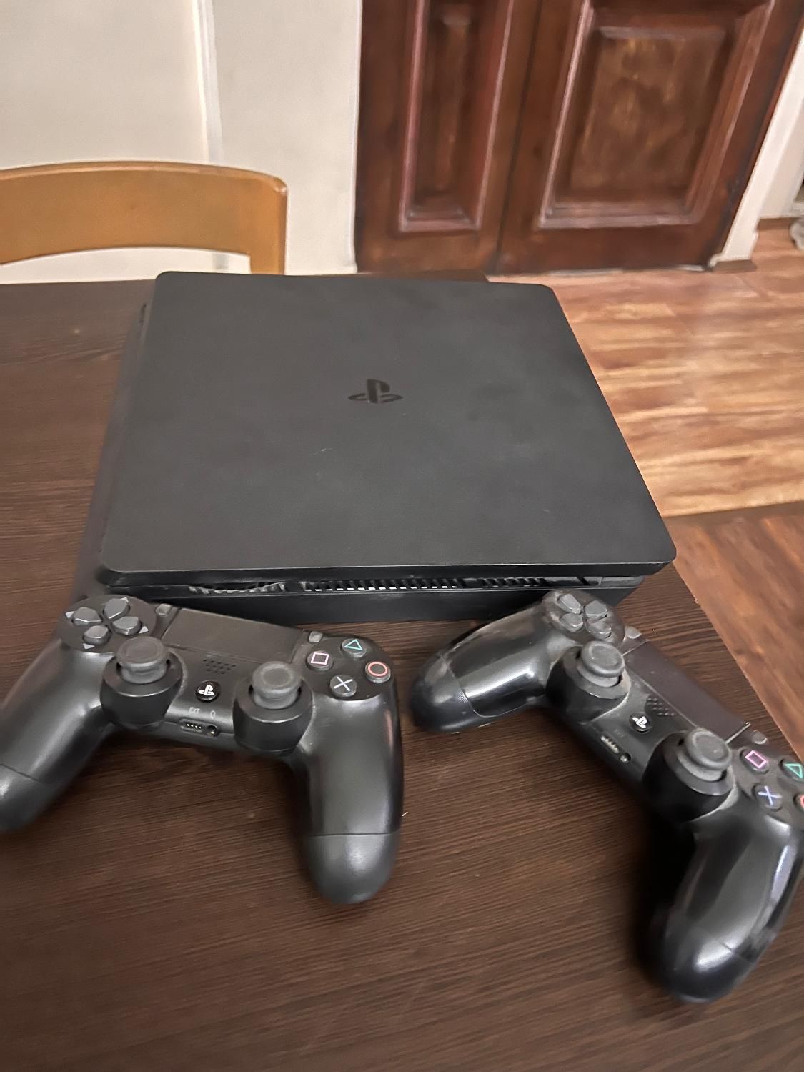 Ps4 slim 1 tb دو دسته در حد اکبند|کنسول، بازی ویدئویی و آنلاین|تهران, سهروردی|دیوار