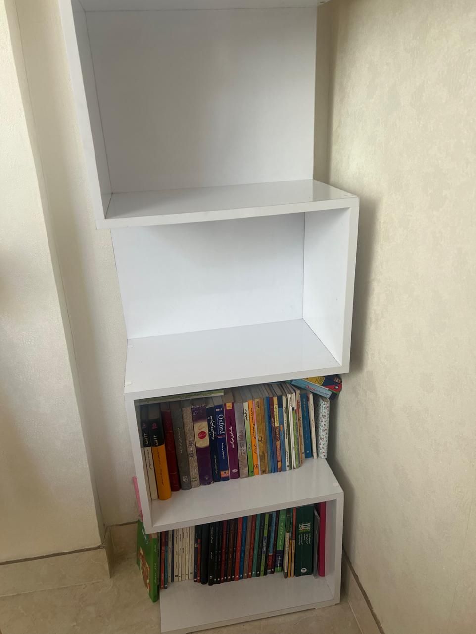 کتابخانه سفید|کتابخانه، شلف، قفسه‌های دیواری|تهران, میدان ولیعصر|دیوار