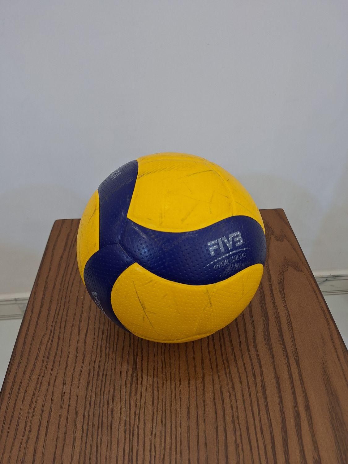 Mikasa v200w Orginal|ورزش‌های توپی|رشت, گلباغ نماز|دیوار