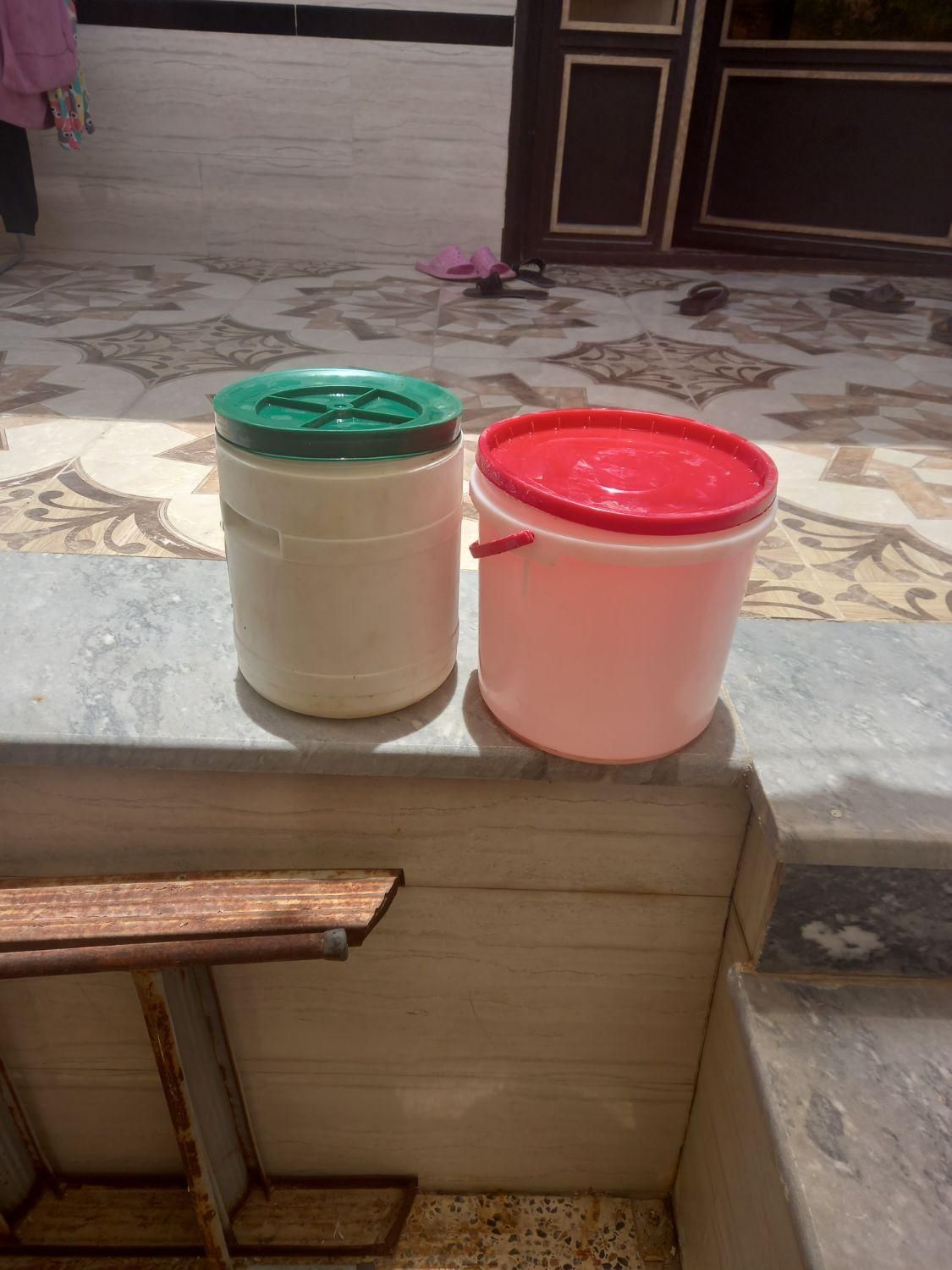 دبه مایونز در حد نو نصف قیمت|ظروف نگهدارنده، پلاستیکی، یک‌بارمصرف|لار, |دیوار