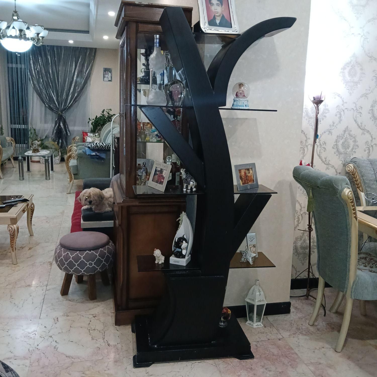 دکوری چراغ دار چوبی مشکی|بوفه، ویترین، کنسول|تهران, صادقیه|دیوار