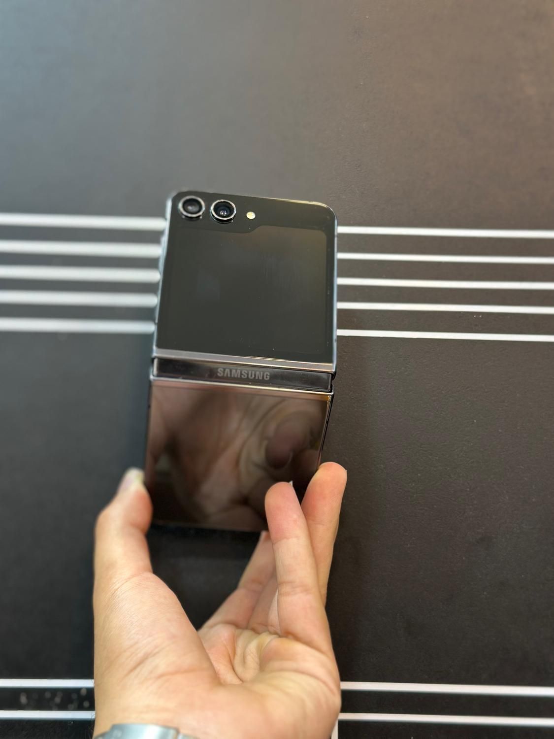 سامسونگ Galaxy Z Flip5 با حافظهٔ ۵۱۲ گیگابایت|موبایل|تهران, هفت حوض|دیوار