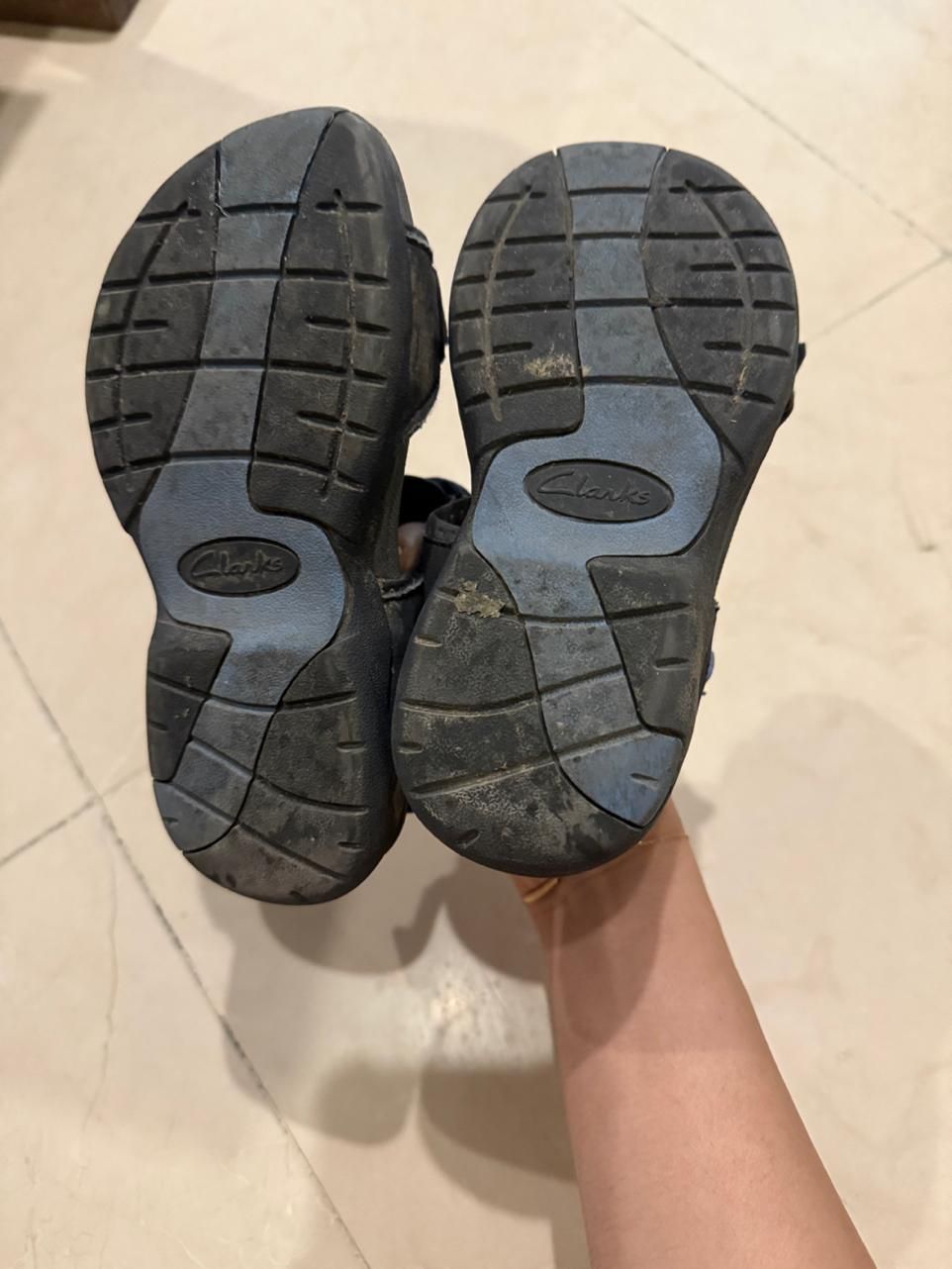 صندل تابستانی برند clarks سایز 29|کفش و لباس بچه|تهران, امیرآباد|دیوار