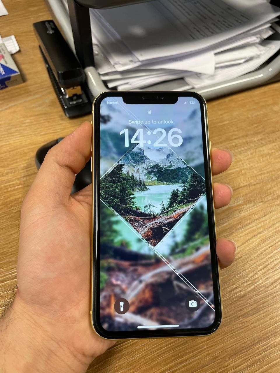 اپل iPhone XR با حافظهٔ ۶۴ گیگابایت|موبایل|نسیم‌شهر, |دیوار