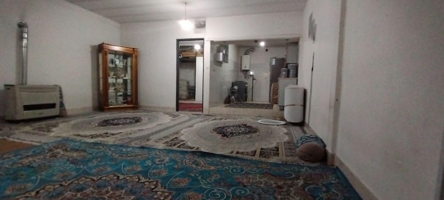 اجاره آپارتمان ۹۵ متری تکواحدی طبقه اول|اجارهٔ آپارتمان|کرج, اخگرآباد|دیوار
