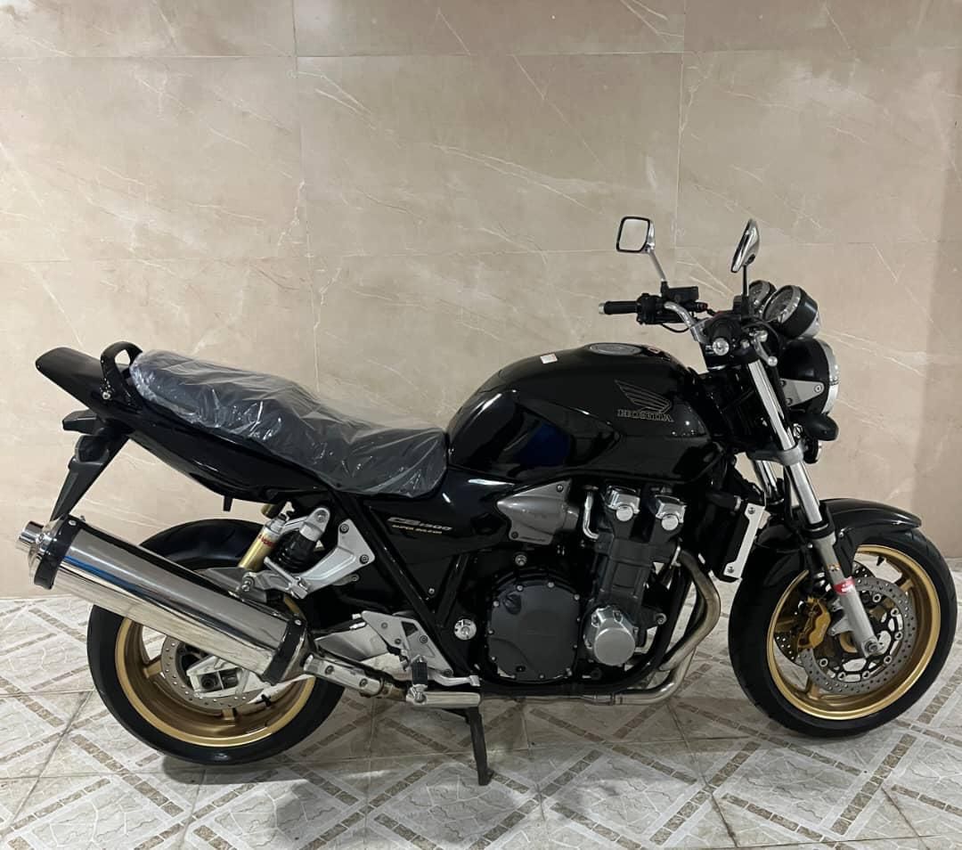 Cb1300 2009|موتورسیکلت|تهران, سعادت‌آباد|دیوار