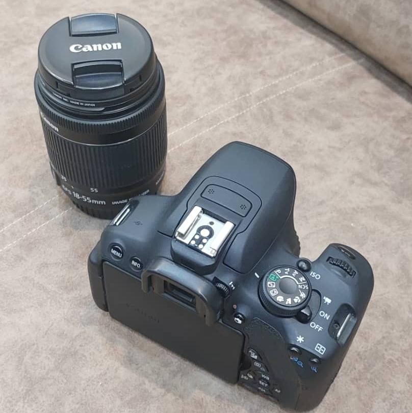 دوربین نیمه‌حرفه‌ای عکاسی Canon 700D شات پایین|دوربین عکاسی و فیلم‌برداری|تهران, شهران شمالی|دیوار