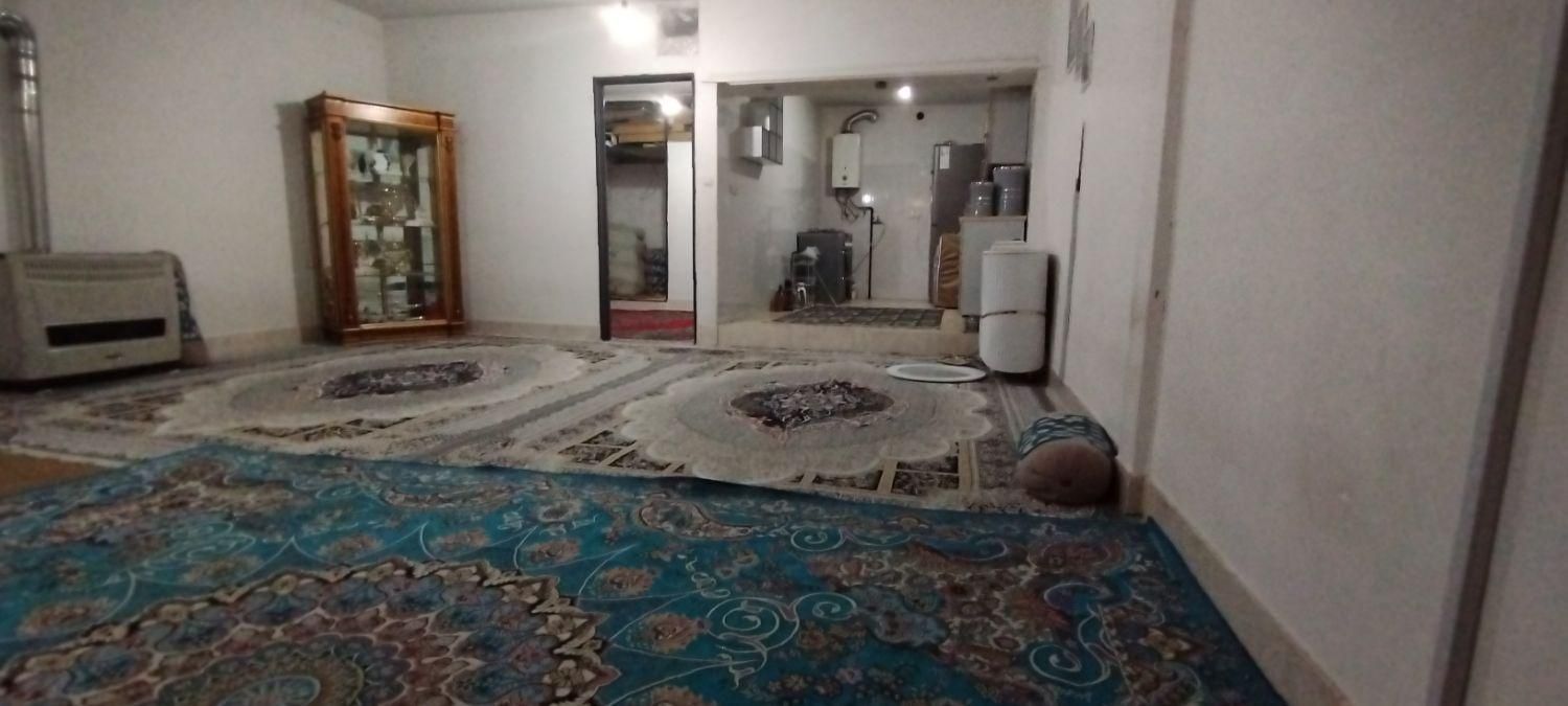اجاره آپارتمان ۹۵ متری تکواحدی طبقه اول|اجارهٔ آپارتمان|کرج, اخگرآباد|دیوار