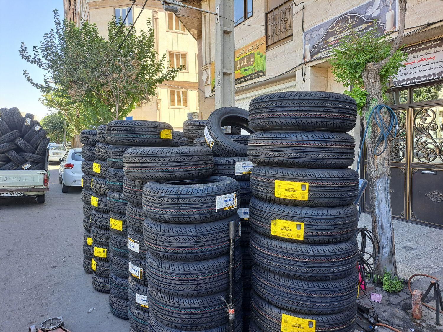 لاستیک دولتی یزد تایر 185 65 15 مریکوری ۱۶۵ ۶۵ ۱۳|قطعات یدکی و لوازم جانبی|تهران, شهرک ولیعصر|دیوار