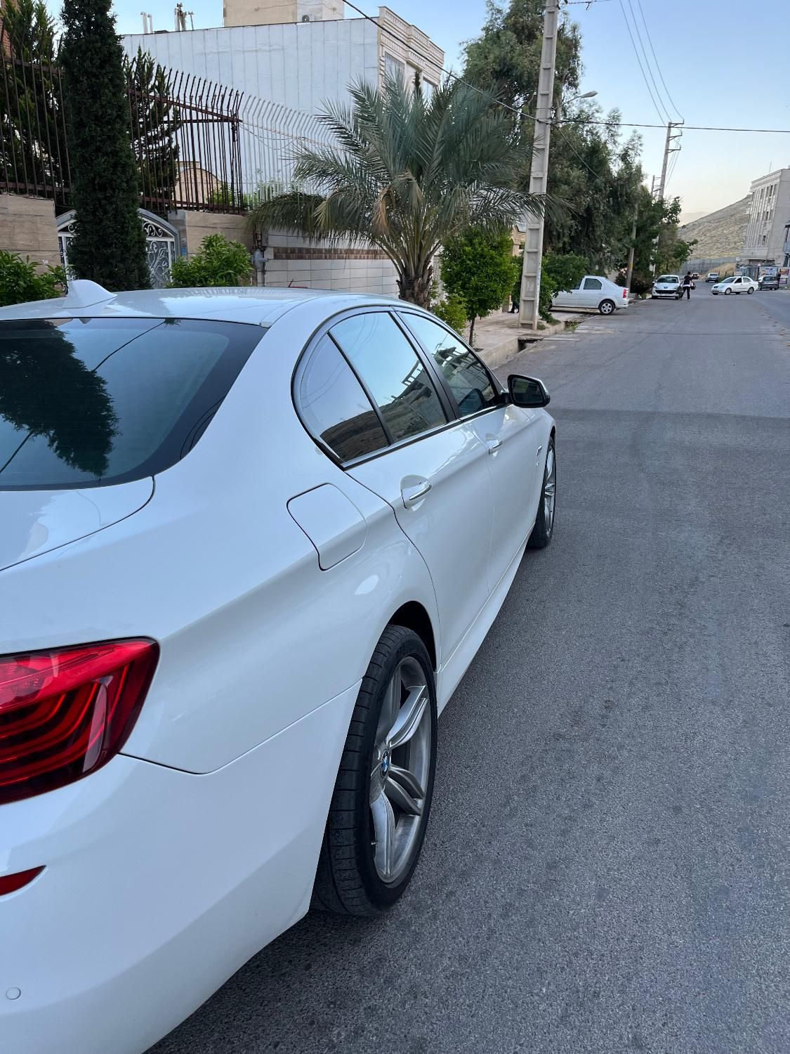 بی‌ام‌و سری 5 سدان 528i، مدل ۲۰۱۵|خودرو سواری و وانت|تهران, پاسداران|دیوار
