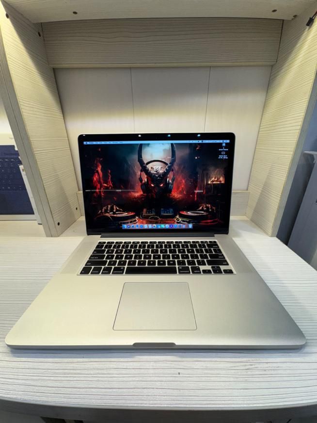 اپل مک بوک پرو ۲۰۱۵ apple macbook pro 2015 i7 1tb|رایانه همراه|تهران, صادقیه|دیوار