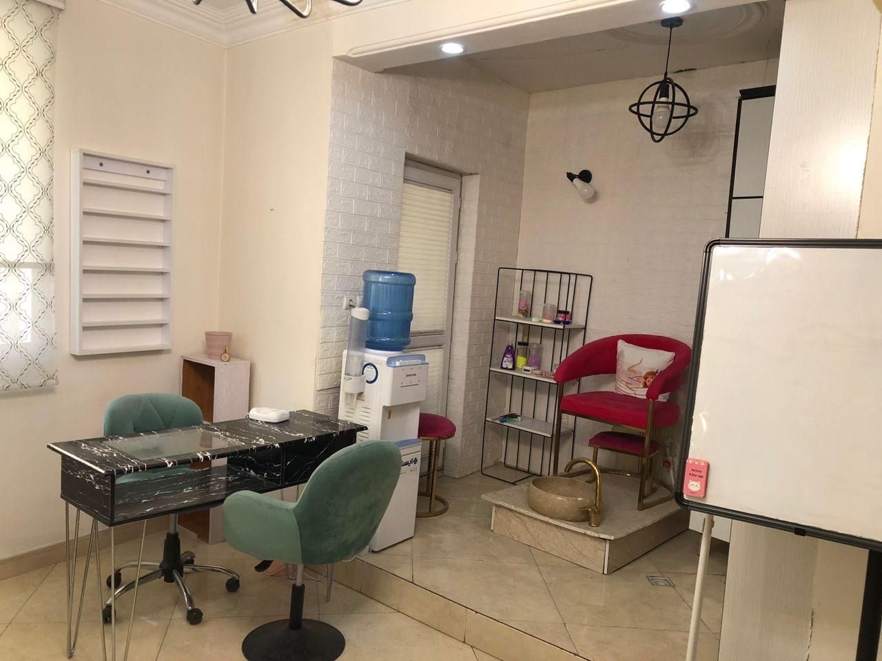اجاره سالن زیبایی با جواز و تابلو|اجارهٔ دفتر کار، اتاق اداری، مطب|تهران, جی|دیوار