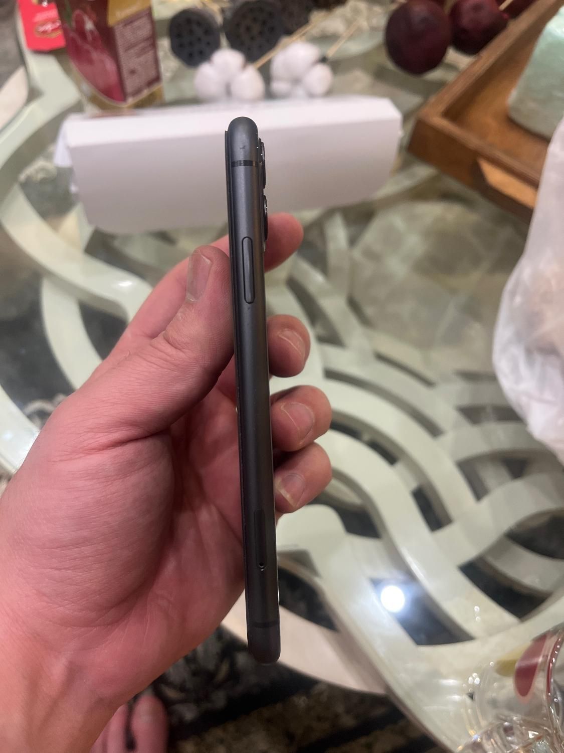 اپل iPhone 11 ۱۲۸ مشکی و اپل واچ se (gen2)|موبایل|تهران, زعفرانیه|دیوار