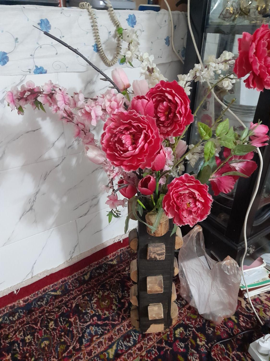 گلدان به همراه گل|گل مصنوعی|پاکدشت, |دیوار