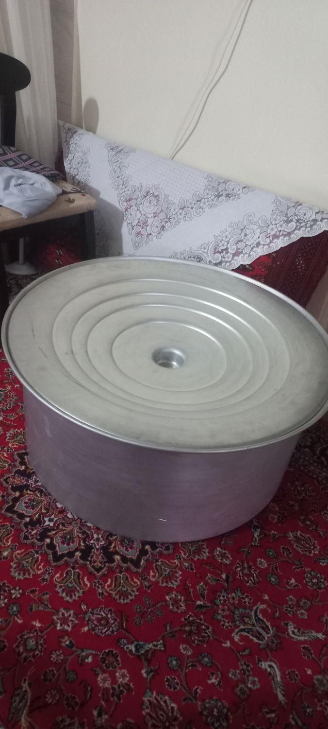 قابلمه بزرگ روحی|ظروف پخت‌وپز|کرج, باغستان|دیوار
