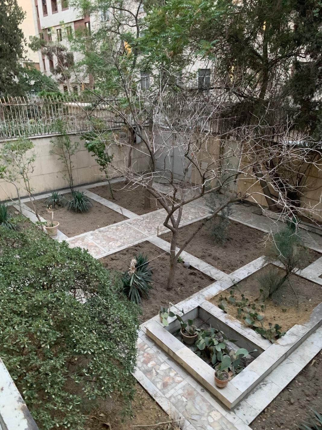 باغ عمارت با معماری خاص/تخت طاووس|اجارهٔ خانه و ویلا|تهران, سنایی|دیوار