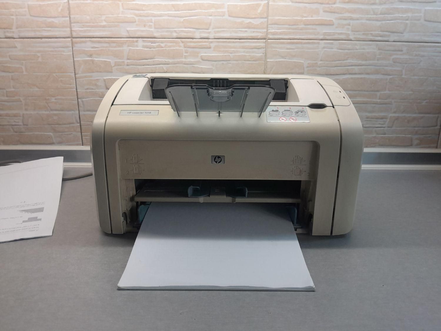 پرینتر لیزری hp1018 کم مصرف قوی کم حجم|پرینتر، اسکنر، کپی، فکس|تهران, سهروردی|دیوار