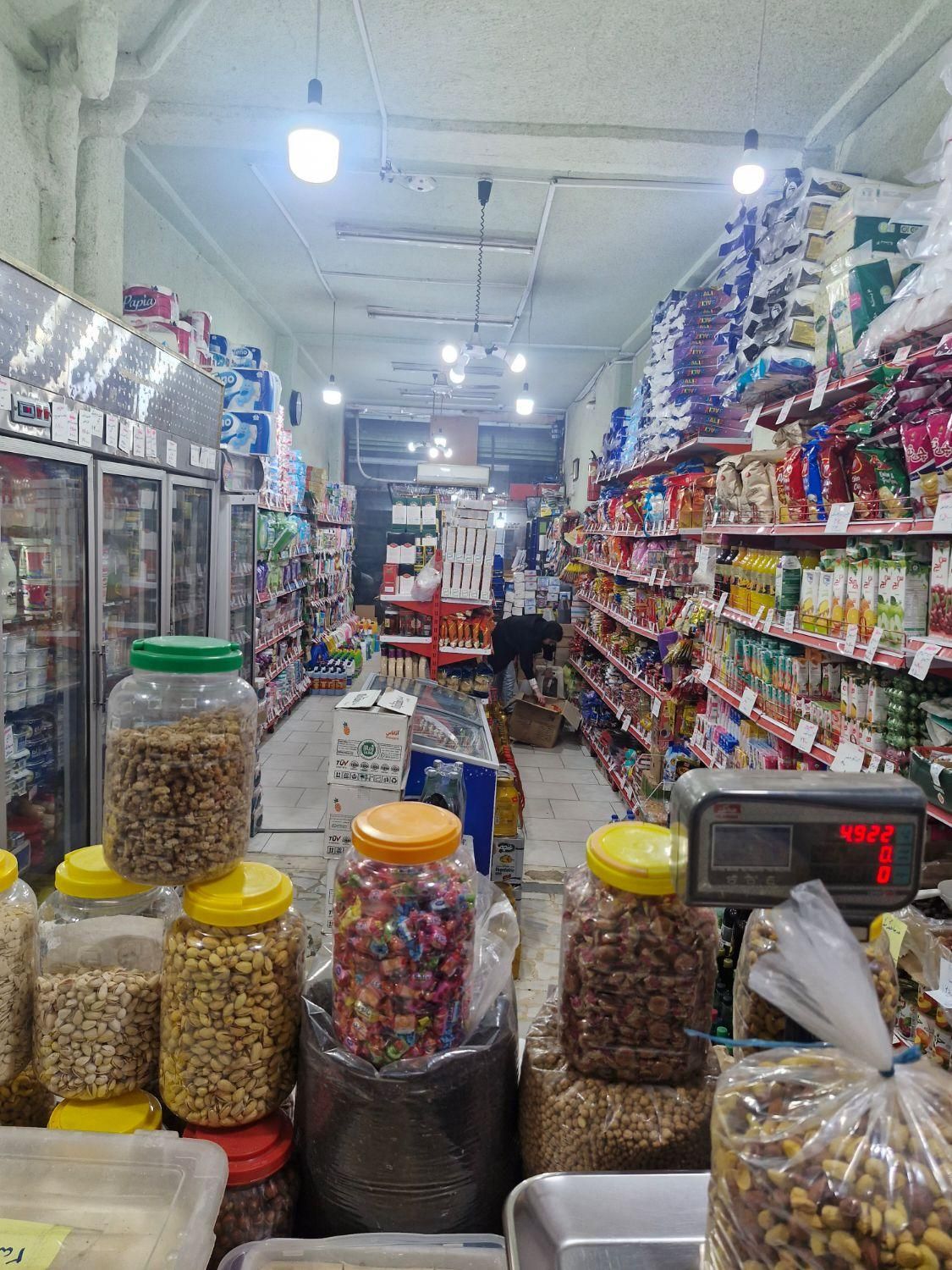 نیروی کار خانم در فروشگاه برادران نوروزی|استخدام خدمات فروشگاه و رستوران|رشت, نظری|دیوار