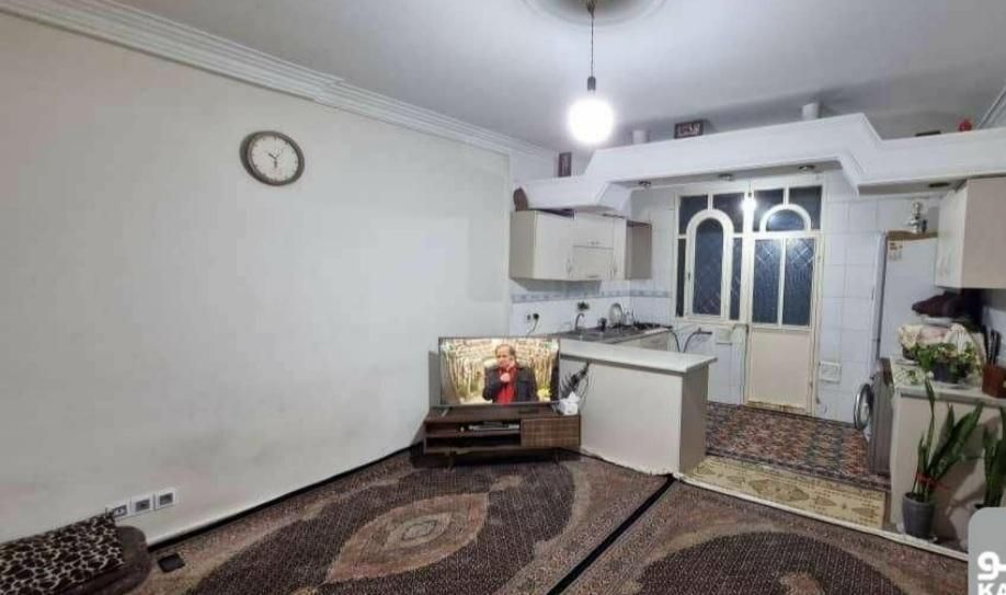 تئاترشهر۶۲متر/دوخواب/طبقه سوم/پارکینگ آسانسور تراس|فروش آپارتمان|تهران, میدان انقلاب|دیوار