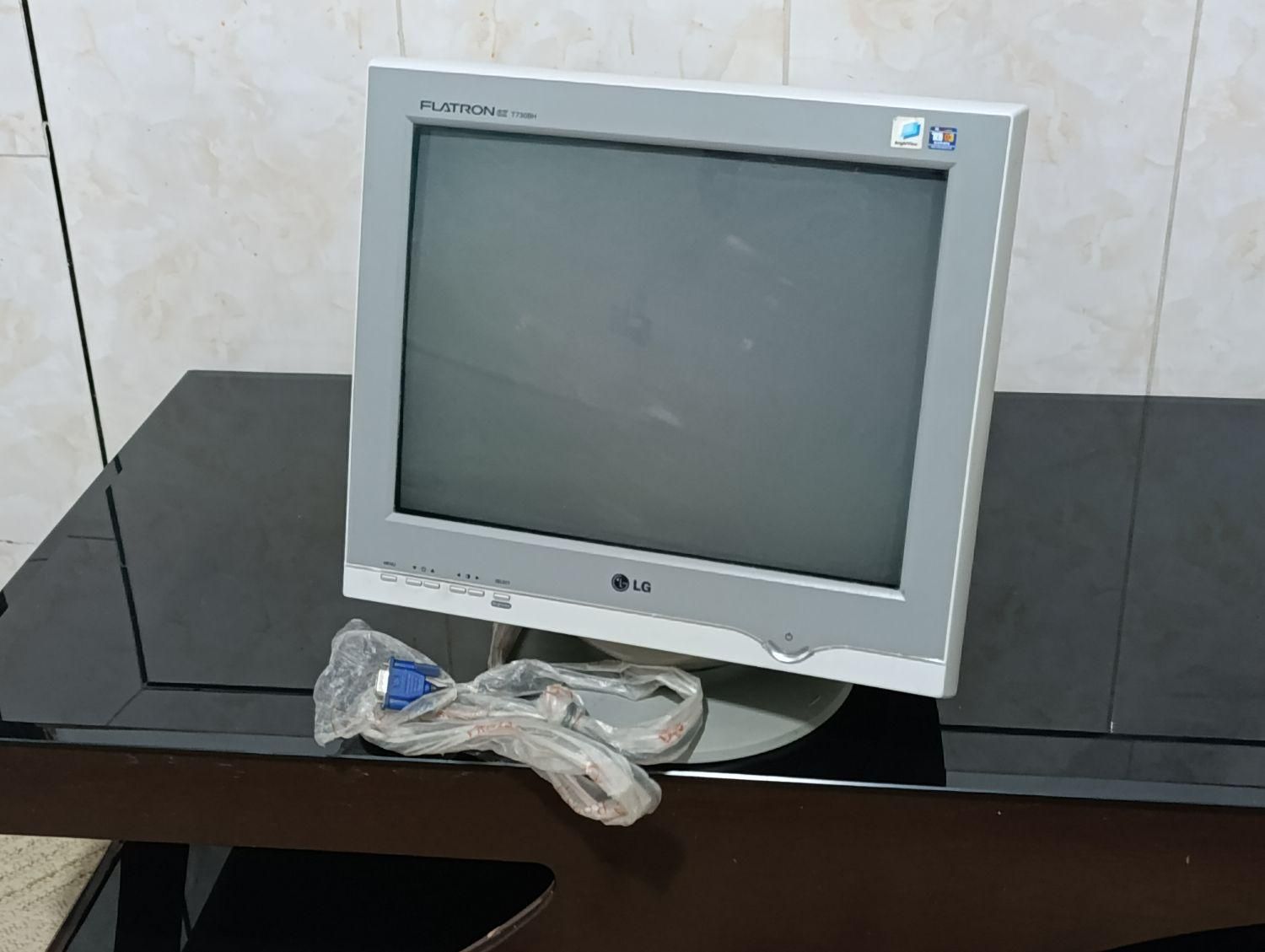 مانیتور CRT ال جی LG FLATRON T730BH|قطعات و لوازم جانبی رایانه|کاشان, کاشان|دیوار