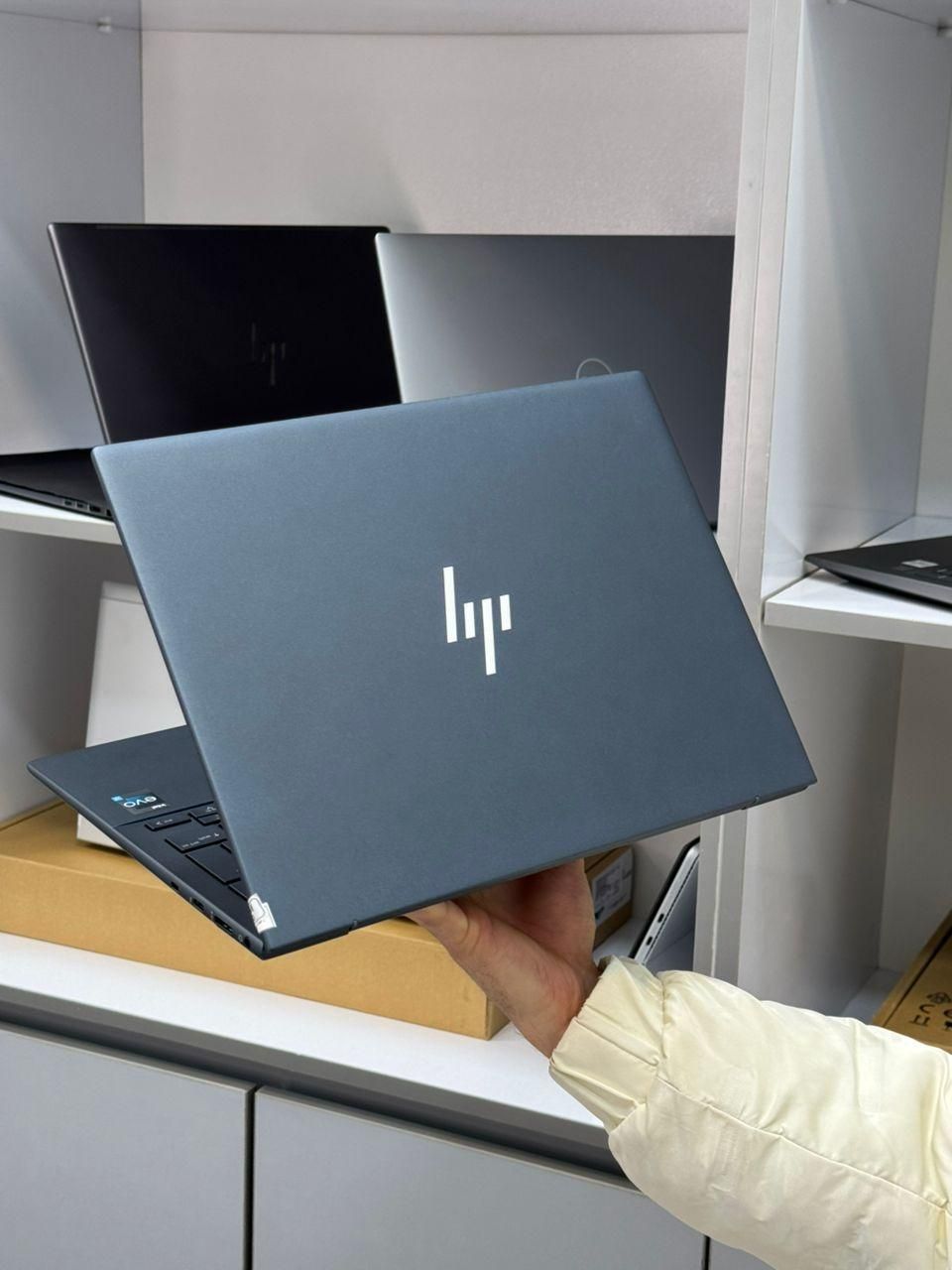 لپتاپ جذاب و با مشخصات فنی بالا Hp Dragonfly|رایانه همراه|تهران, میدان ولیعصر|دیوار