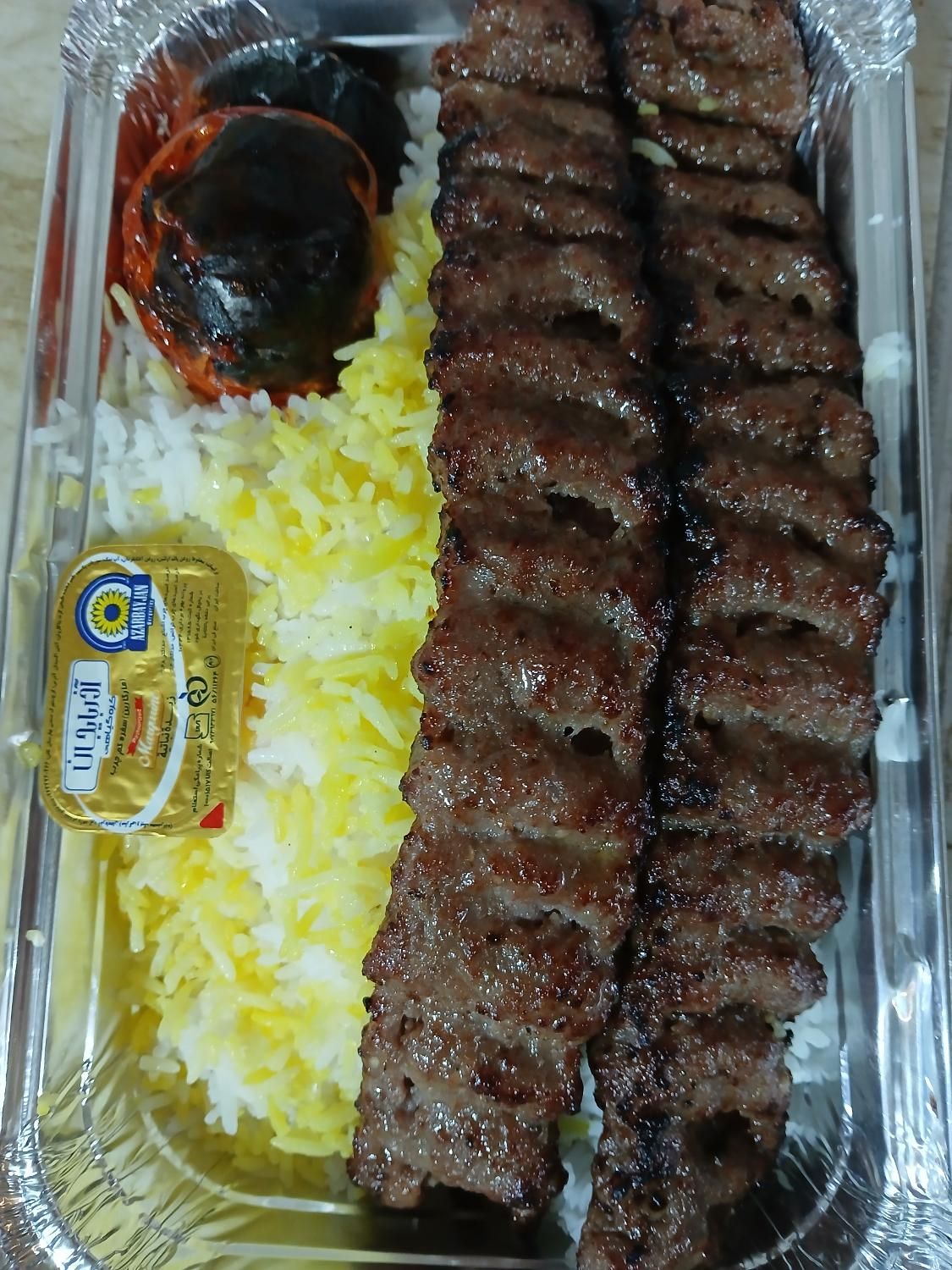 کارگر ساده با جای خواب وبیمه در تهیه غذا|استخدام خدمات فروشگاه و رستوران|تهران, کوی فردوس|دیوار