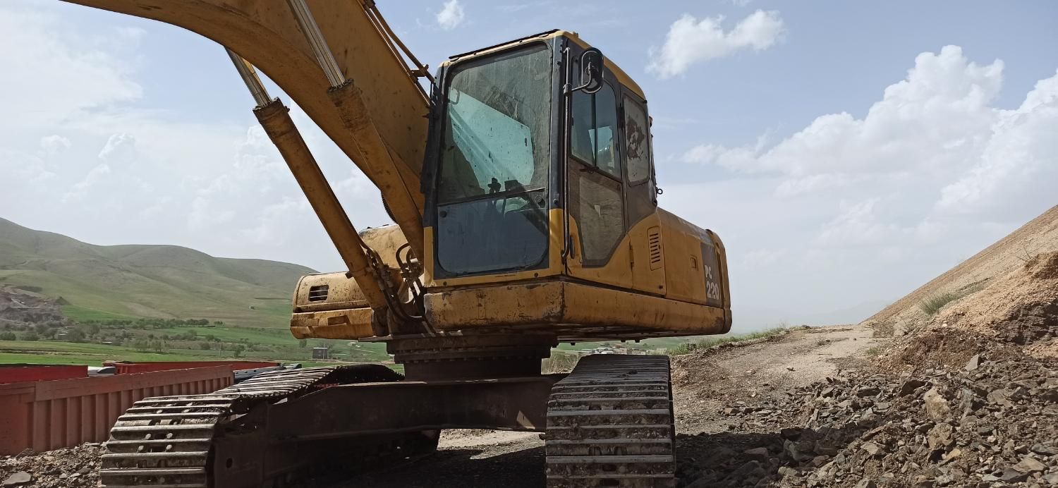 بیل مکانیکی کوماتسو 220خط 7 مدل 2006|خودرو سنگین|شازند, |دیوار