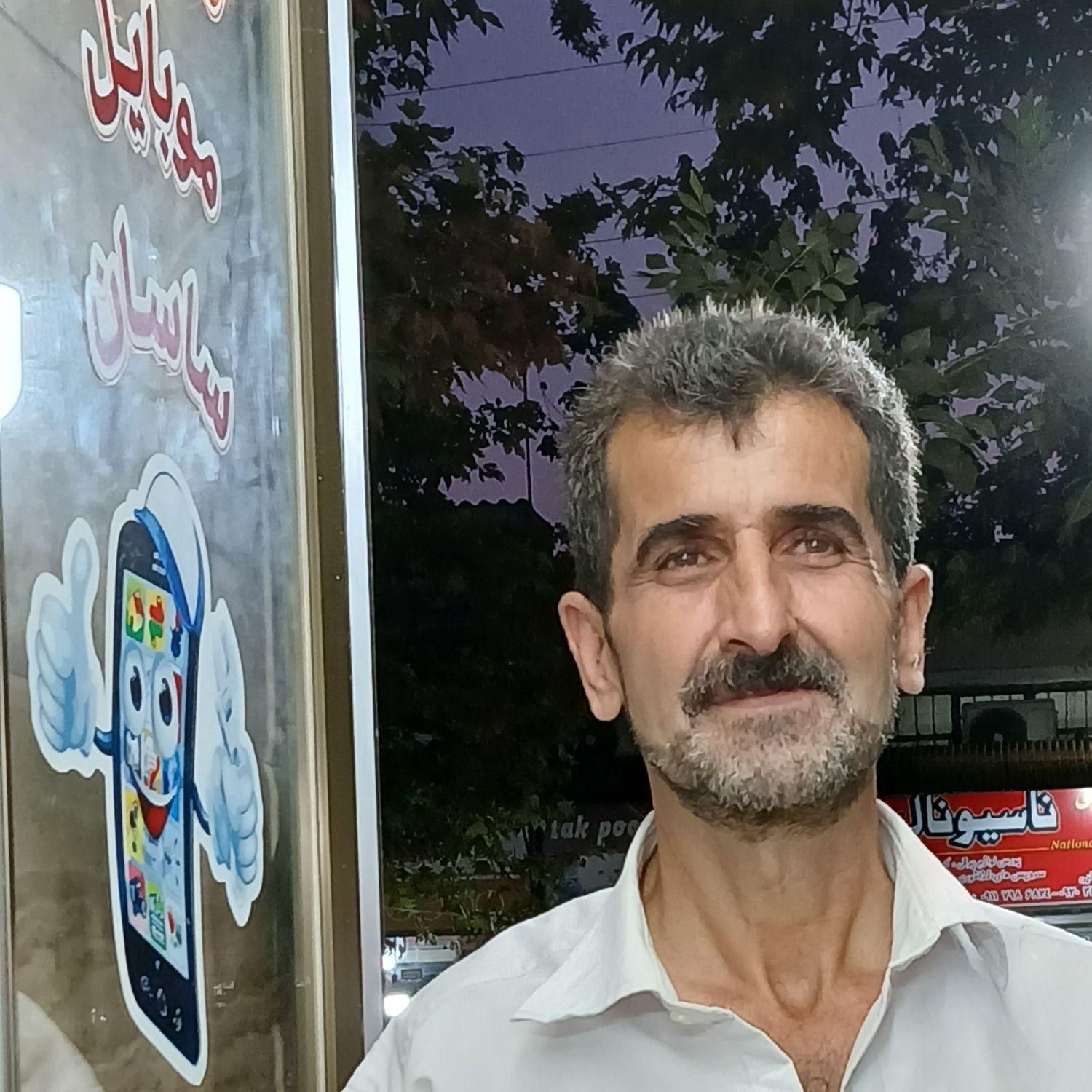نجاری ،سربندی ،نصب حلب ،ناودان ،ایزوکام|خدمات پیشه و مهارت|لاهیجان, خمیر کلایه|دیوار