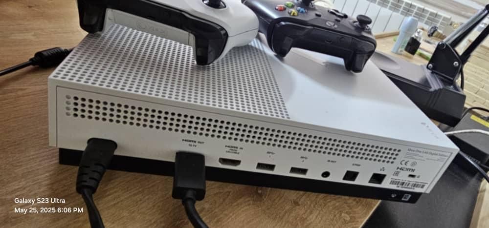 Xbox one s فول گیم ۱ ترابایت دو دسته|کنسول، بازی ویدئویی و آنلاین|کرمانشاه, |دیوار
