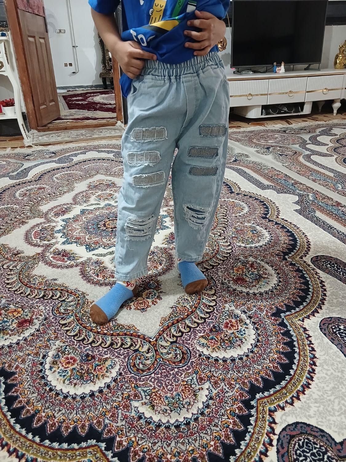 بچگونه|کفش و لباس بچه|کلاله, |دیوار