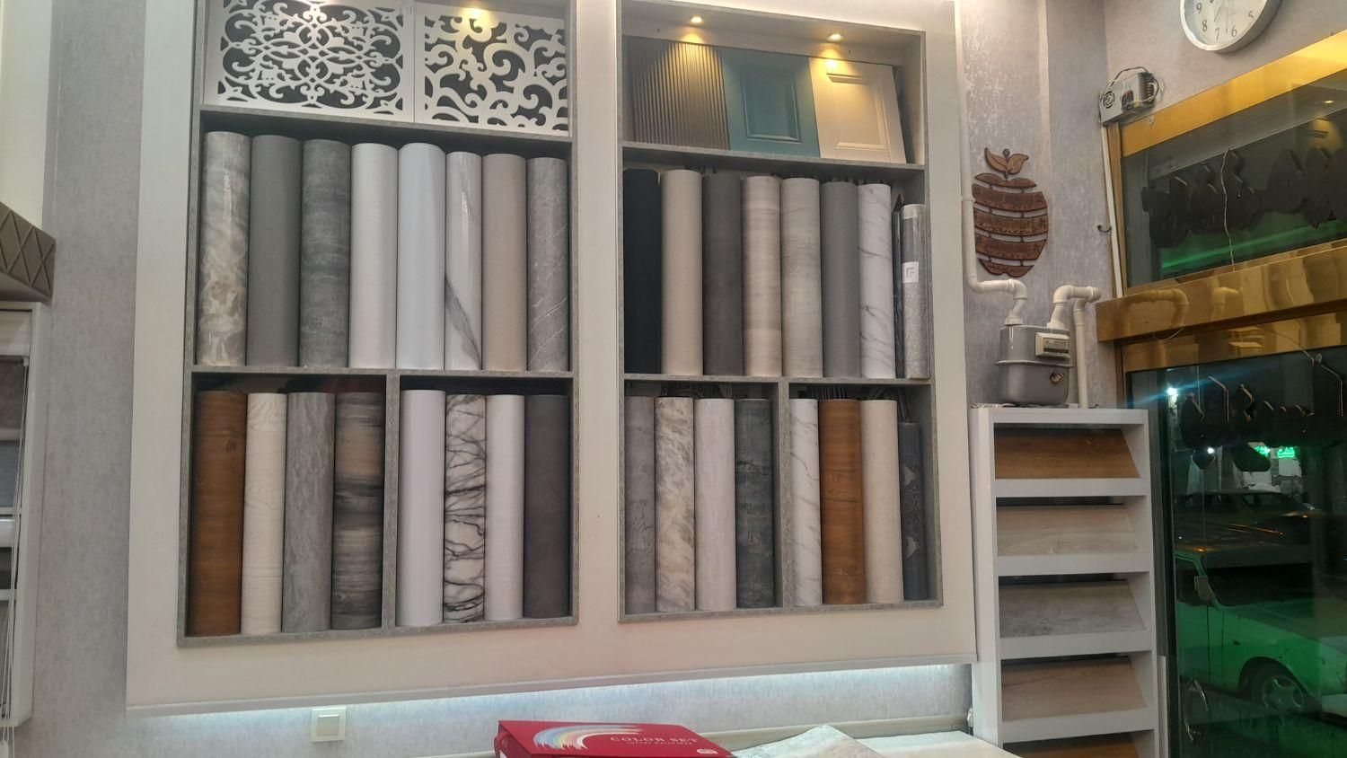 نصب انواع کاغذ دیواری و برچسب کابینت|خدمات پیشه و مهارت|تهران, پیروزی|دیوار