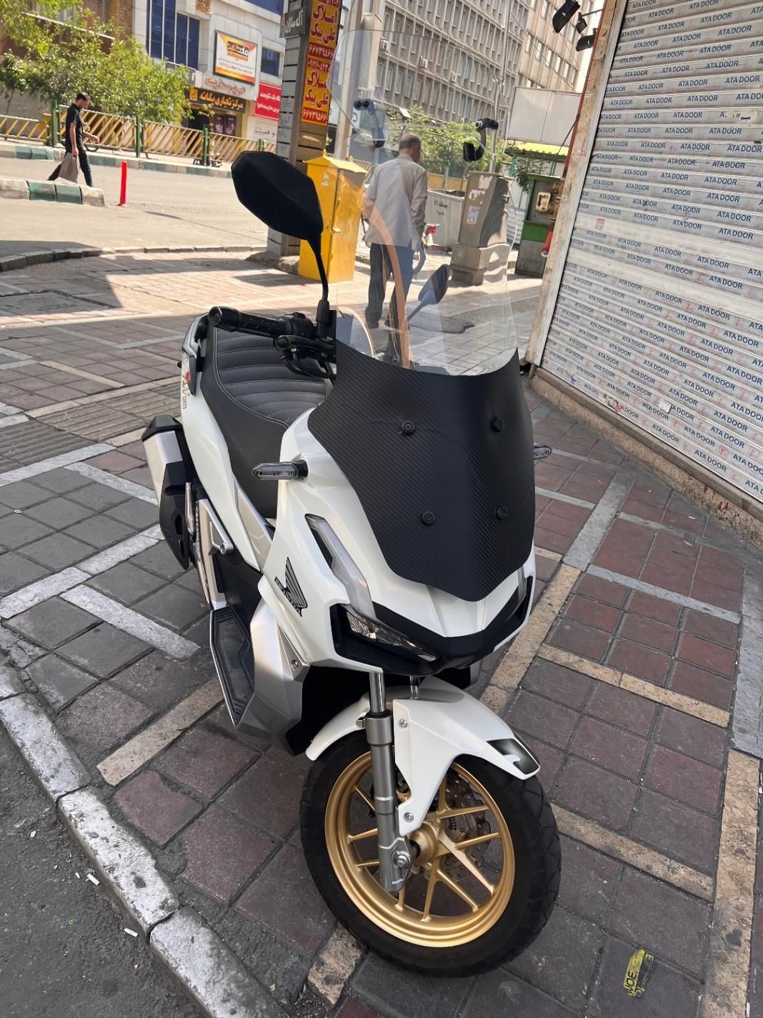 Honda adv 150 مدل ۴۰۱ سفید|موتورسیکلت|تهران, جمهوری|دیوار