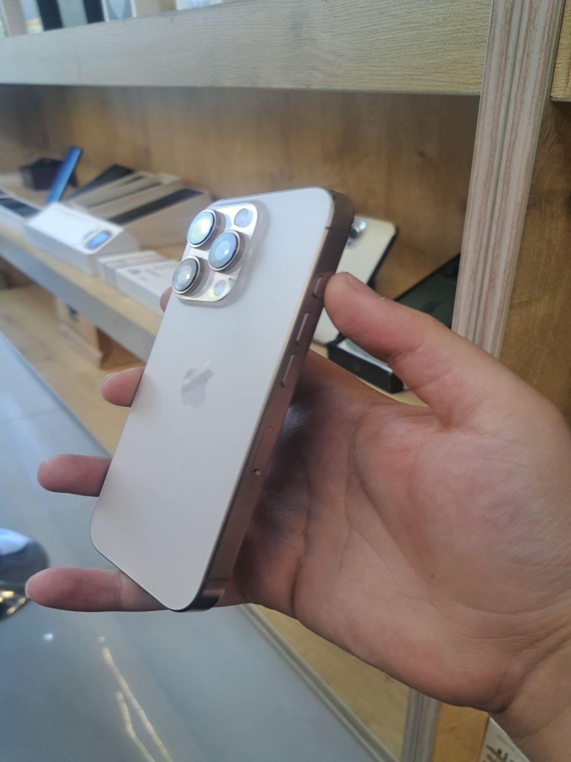 اپل iPhone 16 Pro با حافظهٔ ۲۵۶ گیگابایت|موبایل|اصفهان, احمدآباد|دیوار