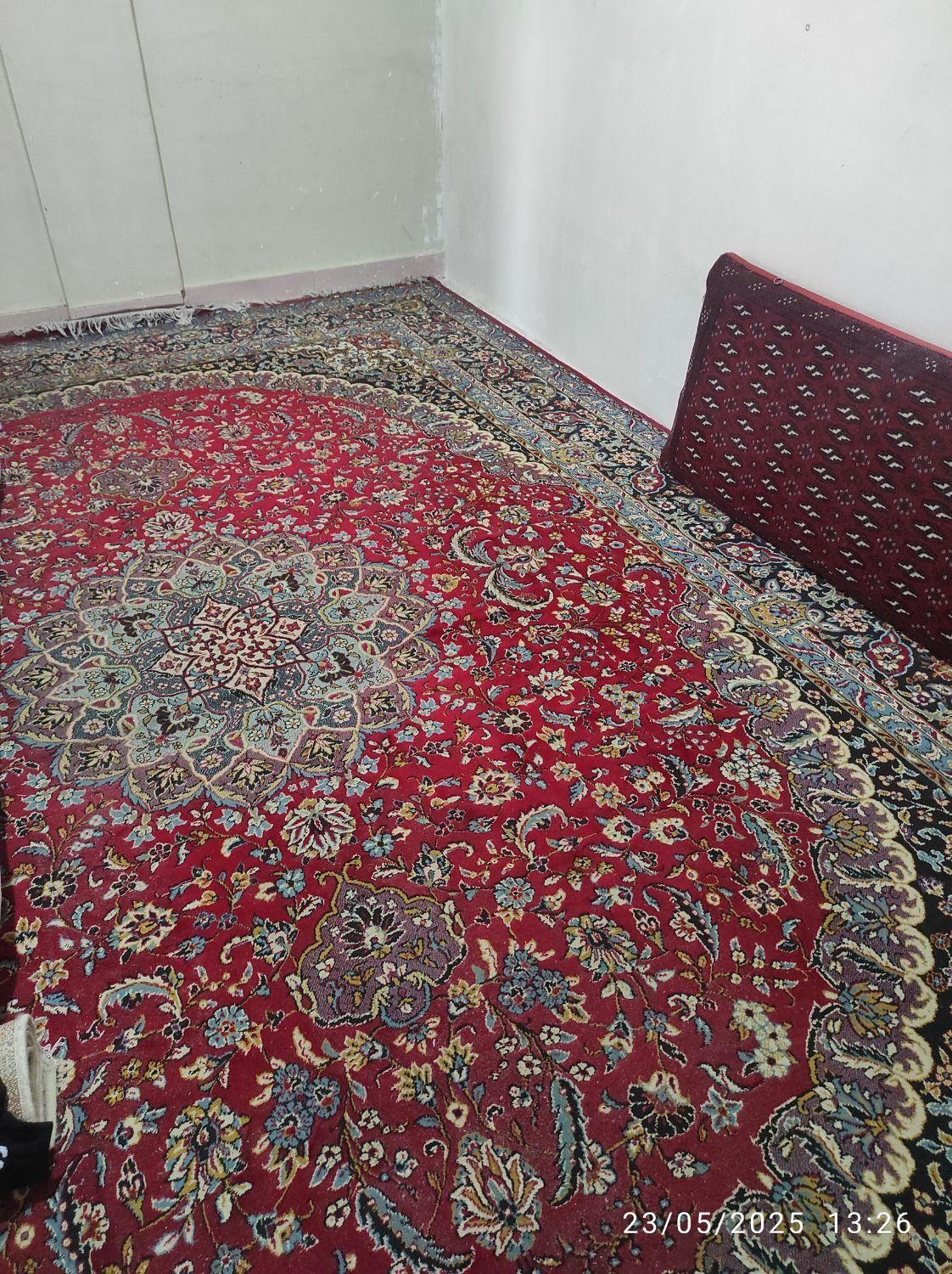 یک  تخته فرش دوازده متری 350 شانه|فرش|تهران, شمشیری|دیوار