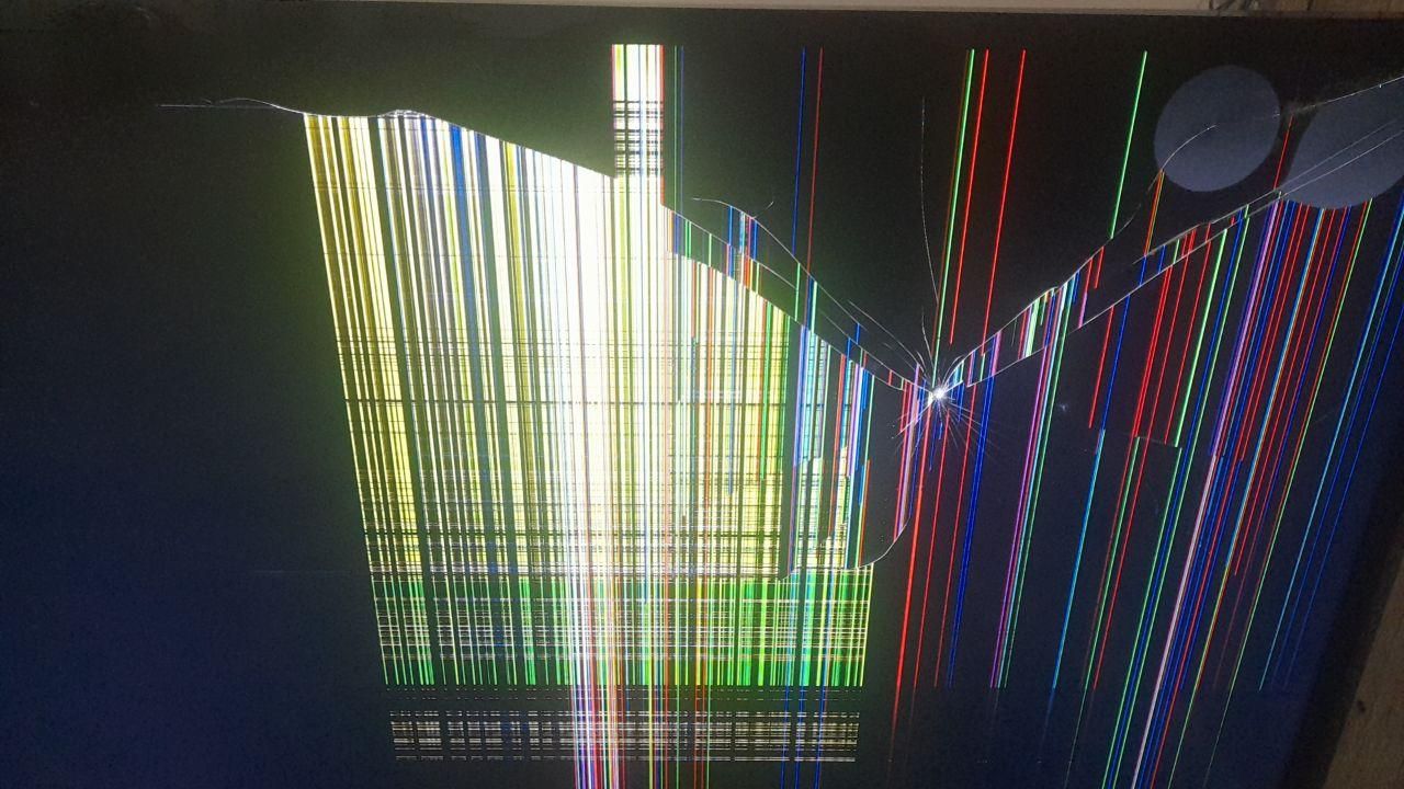 تلویزن ۴۰ اینچ پنلش شکسته ودیجیتال سرخود|تلویزیون و پروژکتور|تهران, مسعودیه|دیوار