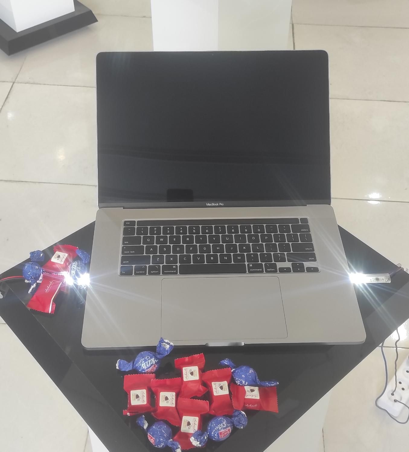 لپتاپ گرافیک دار اپلMacBOOK رم32 نونو سایکل 124|رایانه همراه|تهران, آبشار|دیوار