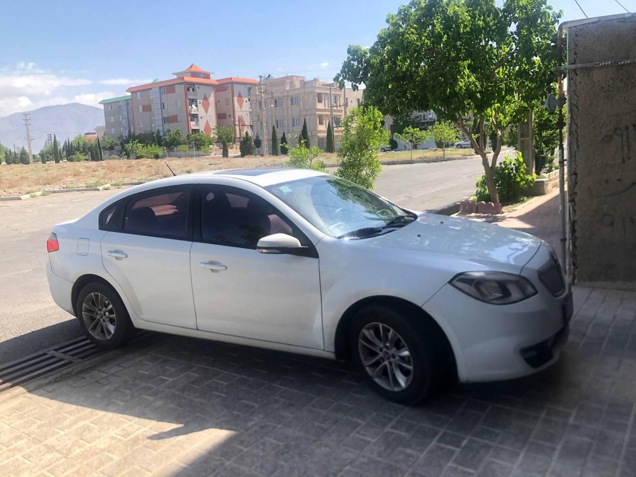 برلیانس H330 اتوماتیک 1500cc، مدل ۱۳۹۵|خودرو سواری و وانت|تهران, شهرک ولیعصر|دیوار