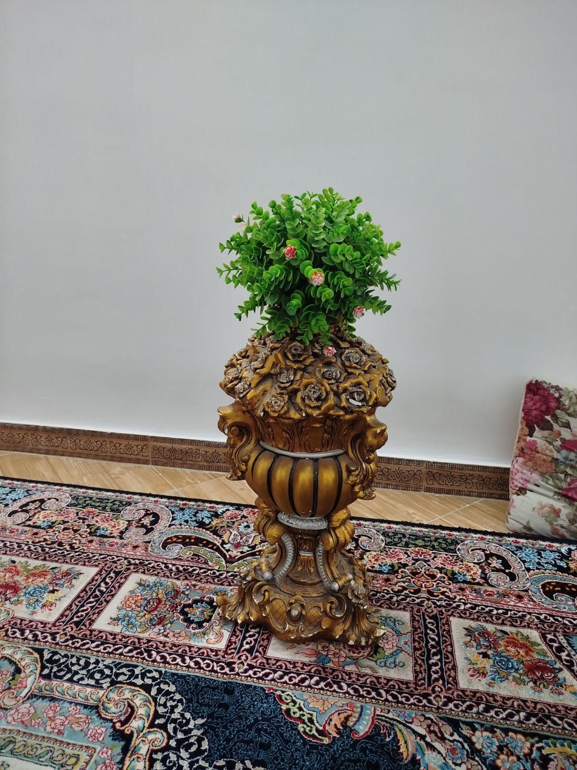 گلدون و گل|گل مصنوعی|قرچک, |دیوار