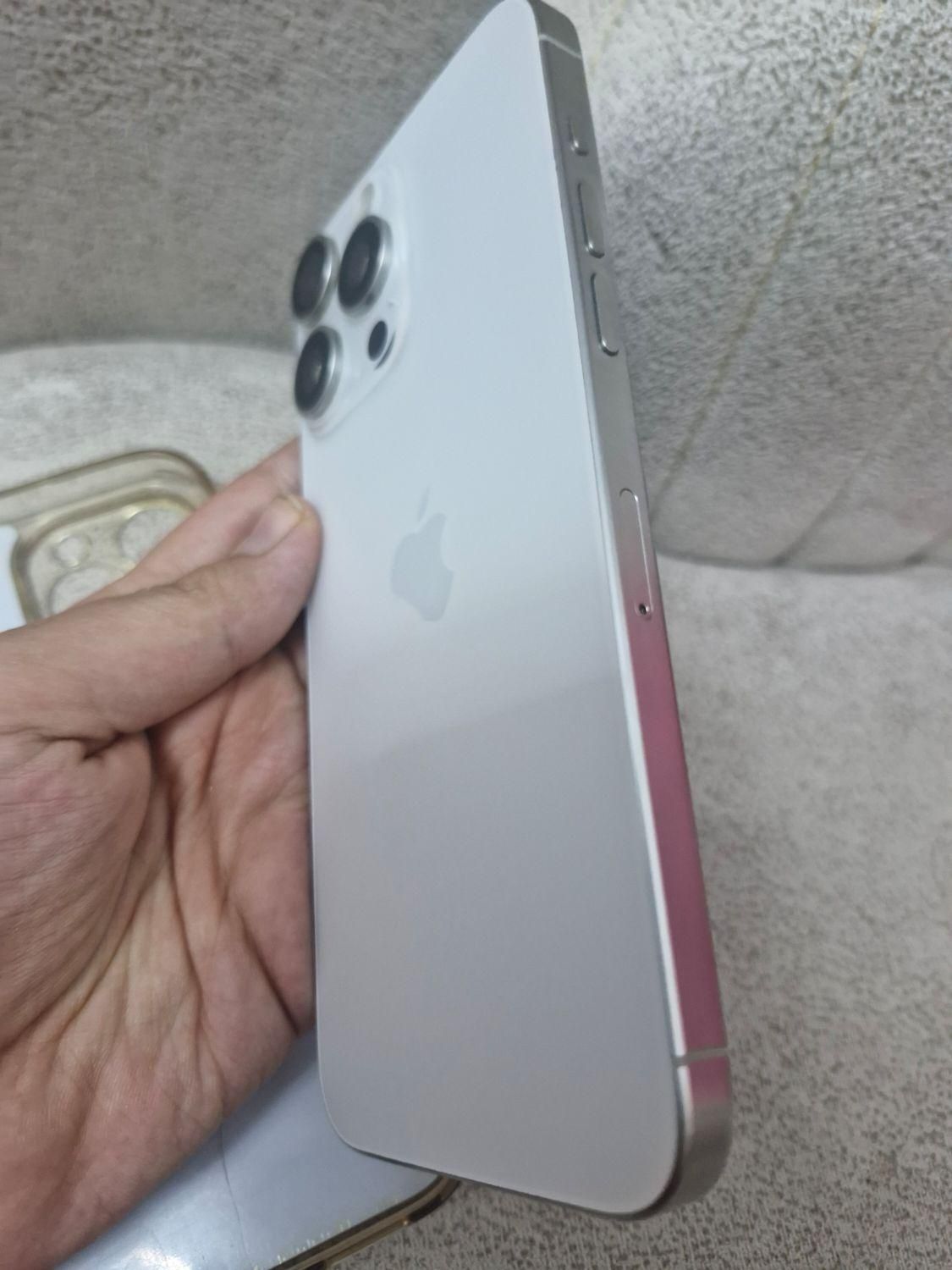 اپل iPhone 15 Pro Max با حافظهٔ ۲۵۶ گیگابایت|موبایل|تهران, نیاوران|دیوار
